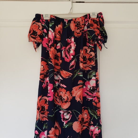 Dresses & Skirts - Dress